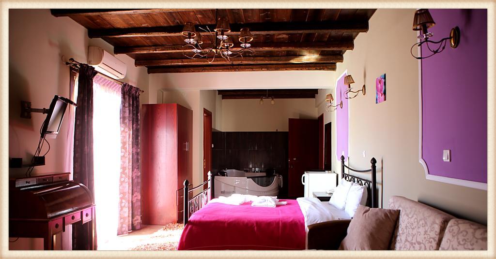Voreas Hotel Káto Loutrákion Quarto foto
